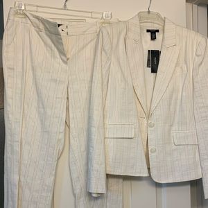NWT Alfani pant suit